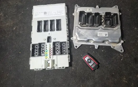 BMW 4 F32 F33 Engine ECU kit and lock set 8664660 6825539
