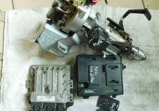 Renault Megane III Engine ECU kit and lock set 237104817R 284B18225R 488104821R