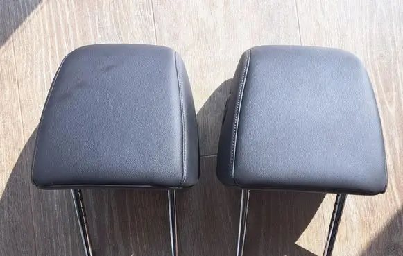 Honda CR-V Front seat headrest WQD