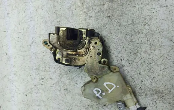 Nissan Almera Tino Front door lock 8055261U66