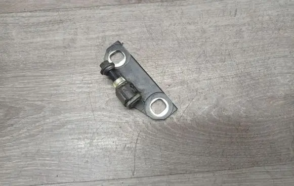Volvo V70 Front door upper hinge
