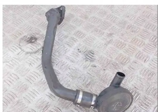 Mercedes-Benz E W124 Breather/breather pipe/hose 