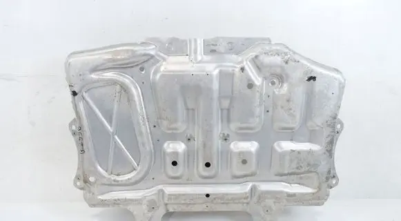 Land Rover Defender Engine splash shield/under tray 7E063