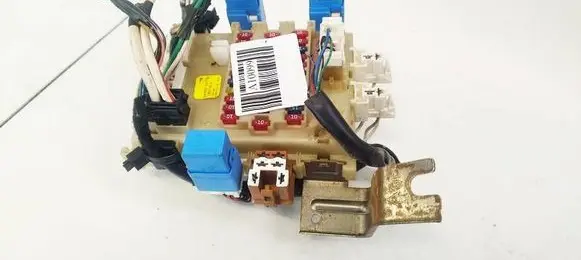 Nissan Primera Fuse box set 24350AV700 0827022