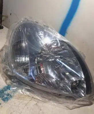 Toyota Corolla Verso AR10 Headlight/headlamp
