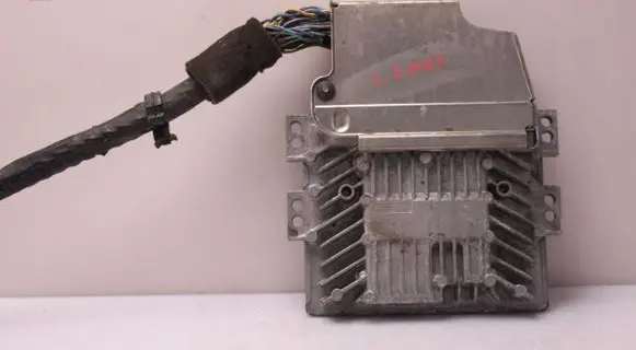 Ford Focus Engine control unit/module 12A650