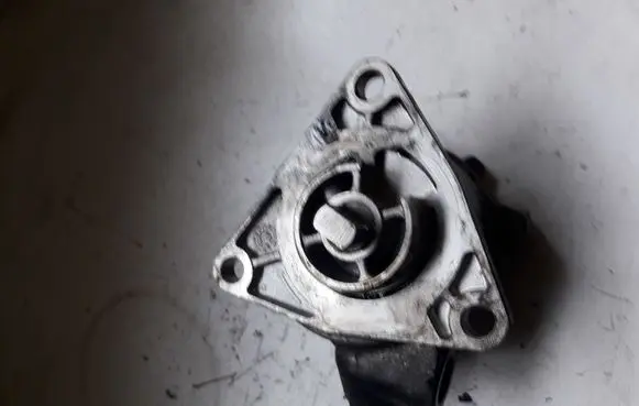 Vacuum pump