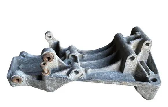 Mercedes-Benz Sprinter W901 W902 W903 W904 Generator/alternator bracket 021260089B