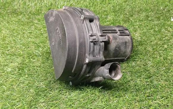 BMW 5 E39 Secondary air pump 1433935 11721433935