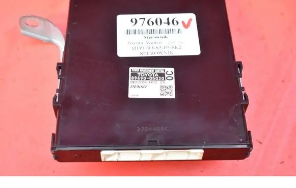 Toyota Avensis T270 Engine control unit/module ECU 89690-05030