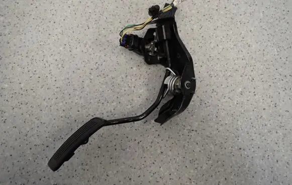 Toyota Corolla E120 E130 Pedal assembly 
