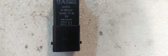 Citroen DS4 Glow plug pre-heat relay 9666671780