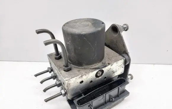 Mercedes-Benz Vito Viano W639 ABS Pump A0014468989