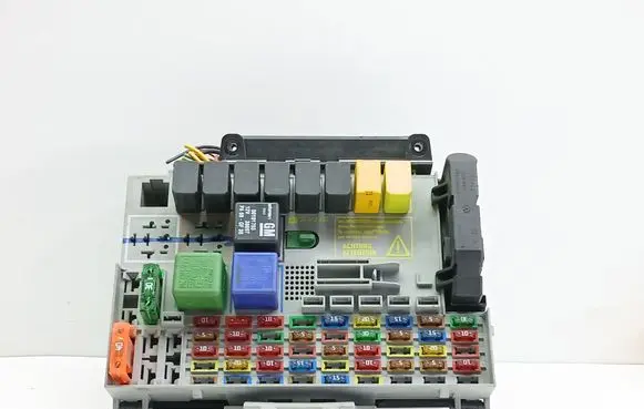 Opel Astra G Fuse box set 24431677
