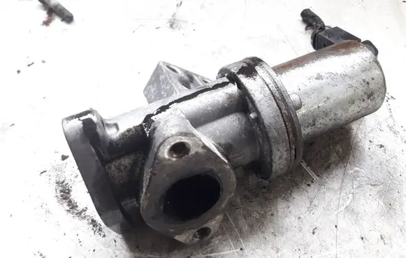 KIA Sorento EGR valve 284104A100