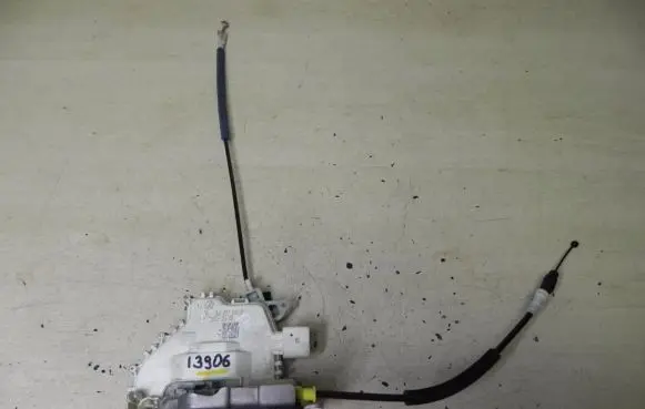 Audi A4 S4 B8 8K Loading door lock 8J2837016C I3906