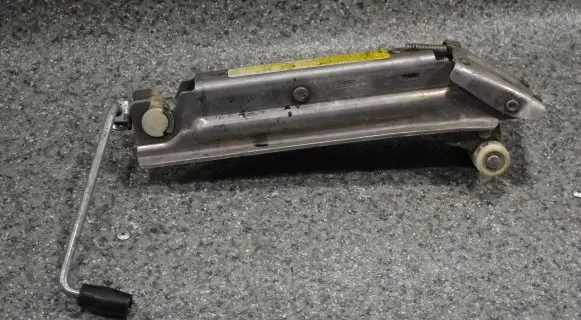 Audi A6 S6 C6 4F Lift Jack 4f0011031