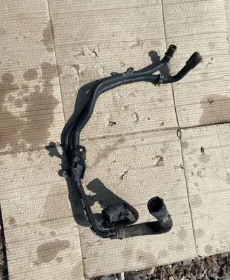 Porsche Cayenne (9PA) Engine coolant pipe/hose 7L6122096M