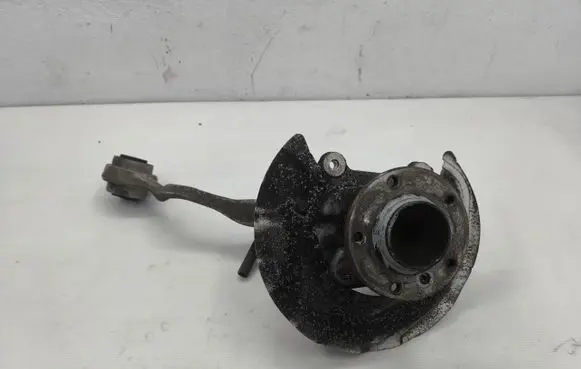 BMW 1 E81 E87 Front wheel hub spindle knuckle 6764444