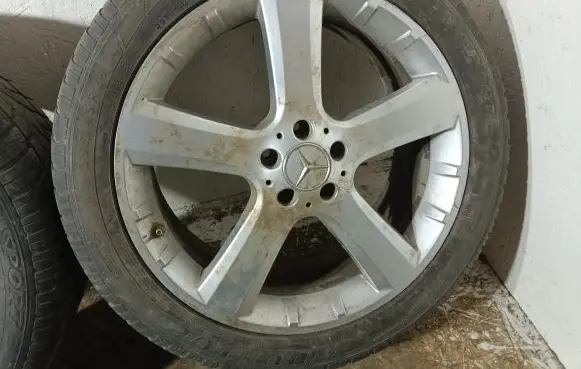 Mercedes-Benz GL X164 R20 alloy rim 