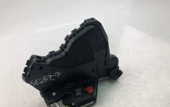 Mazda 5 Coupe door lock (next to the handle) G289