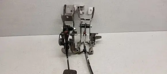 Subaru Outback Pedal assembly 005214A