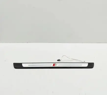 Audi A5 Front sill trim cover 8W0947418A