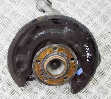 Rear wheel hub