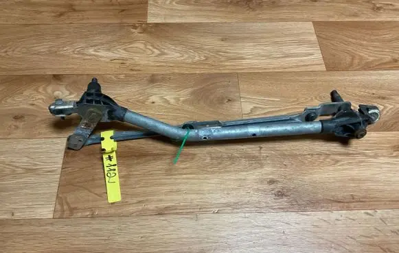 Renault Megane III Front wiper linkage 