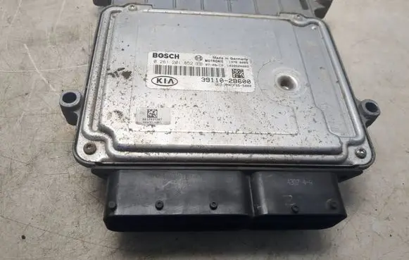 KIA Ceed Engine control unit/module 0261201852 1039S24089 391102B600