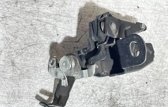 Volkswagen Caddy Tailgate/trunk/boot lock/catch/latch 7H0827161A