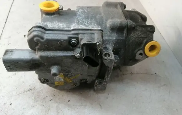 Toyota Yaris Air conditioning (A/C) compressor (pump) 0422001350 14910