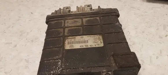 Volkswagen PASSAT B3 Engine control unit/module 028906021R 0281001245