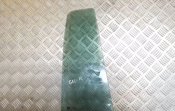 Rear vent window glass