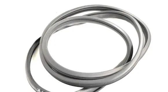 Mazda 3 II Rubber seal front coupe door 