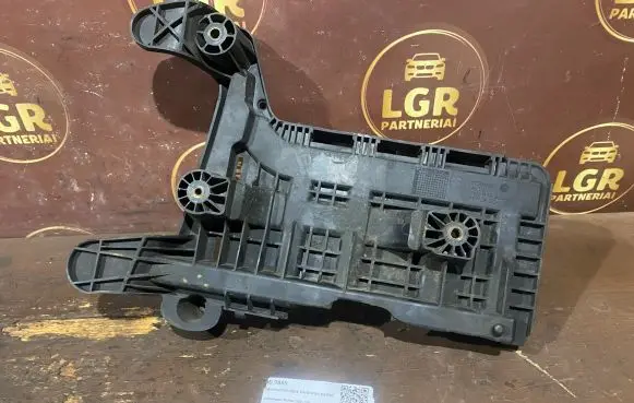 Volkswagen Touran I Battery tray 1K0937132F