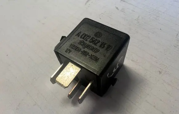 Mercedes-Benz A W169 Other relay A0025421319