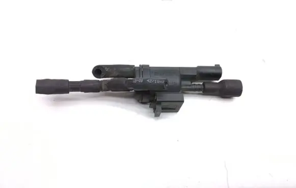 Mercedes-Benz E C207 W207 Valve vacuum 0025401497