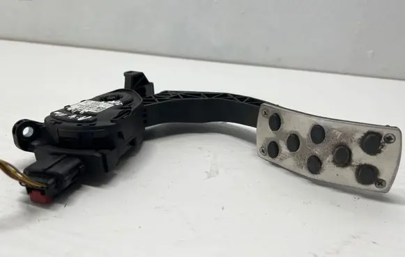 Audi A4 S4 B8 8K Accelerator throttle pedal 8K1723523A 6PV00950521