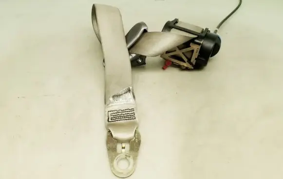 BMW 6 E63 E64 Front seatbelt 6027352 560715901 5609209