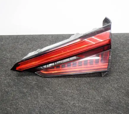 Audi A5 Tailgate rear/tail lights 8W6945094C