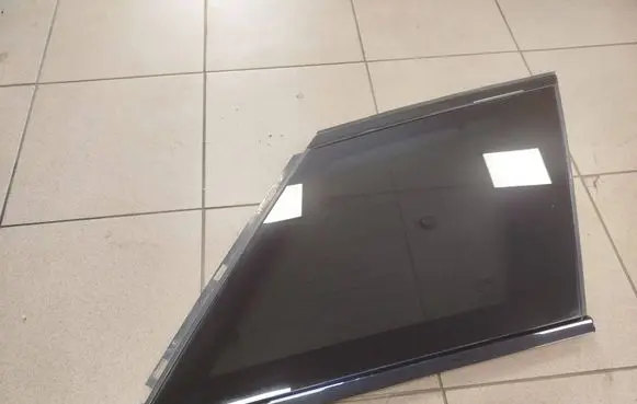 Land Rover Range Rover Sport L494 Rear side window 43R000073