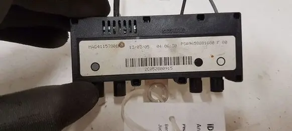 Peugeot 407 Antenna control unit MAG41157801F 9658881680
