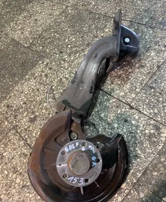 Volkswagen Golf VI Rear wheel hub