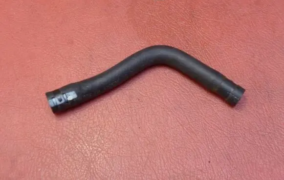 Hyundai Veloster Engine coolant pipe/hose