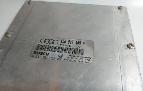Audi A8 S8 D2 4D Engine control unit/module 4D0907409A