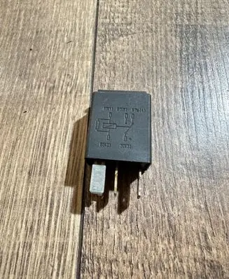 Audi A6 S6 C6 4F Other relay 8Z0951253