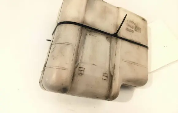 Mitsubishi Pajero Coolant expansion tank/reservoir 