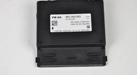 Audi A4 S4 B8 8K Voltage converter/converter module 8K0959663 111002109