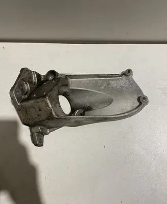 Volvo S90, V90 Engine mounting bracket 31370633